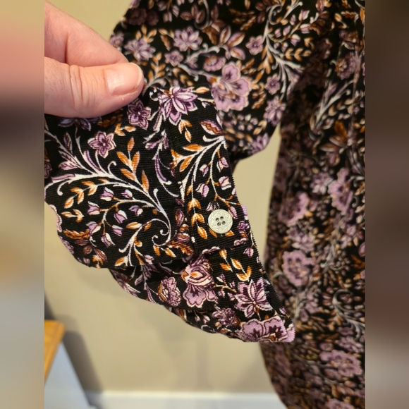 J. Jill M Floral Button-Front Black Couduroy 3/4 Sleeve Blouse W/ Floral Design - Picture 6 of 8